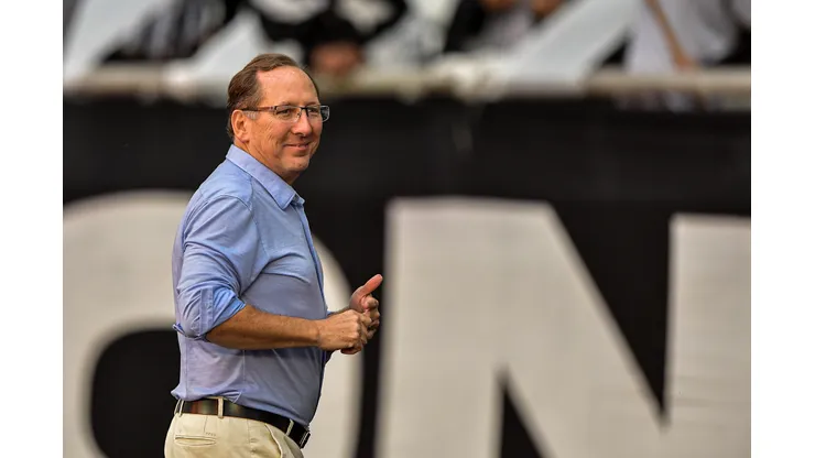 John Textor, pelo Brasileirão 2023. Dono da SAF do Botafogo criticou a arbitragem - Foto: Thiago Ribeiro/AGIF