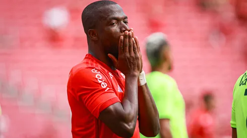 Enner Valencia jogador do Internacional lamenta durante partida contra o Ypiranga no estadio Beira-Rio pelo campeonato Gaucho 2024. Atleta pode ter lesão complicada. Foto: Maxi Franzoi/AGIF