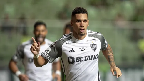 Paulinho comemorando gol sobre o América-MG. Foi o segundo dele na temporada – Foto: Alessandra Torres/AGIF