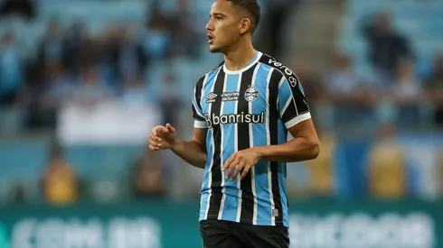 Gustavo Martins jogador do Grêmio – Foto: Pedro H. Tesch/AGIF