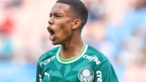 Estevao jogador do Palmeiras comemora seu gol durante partida contra o Queimadense no estadio Arena Barueri pelo campeonato Copa Sao Paulo 2024. Atleta é o novo queridinho dos apaixonados pelo Verdão. Foto: Marcello Zambrana/AGIF