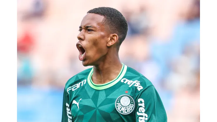 Estevao jogador do Palmeiras comemora seu gol durante partida contra o Queimadense no estadio Arena Barueri pelo campeonato Copa Sao Paulo 2024. Atleta é o novo queridinho dos apaixonados pelo Verdão. Foto: Marcello Zambrana/AGIF