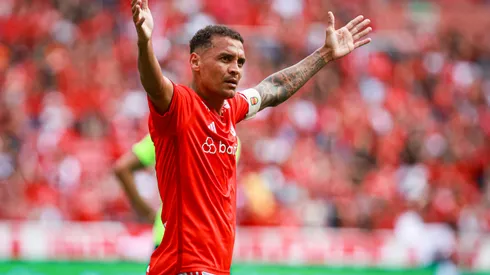 Alan Patrick jogador do Internacional comemora seu gol durante partida contra o Ypiranga no estadio Beira-Rio pelo campeonato Gaucho 2024. Comentarista cravou títulos do Inter. Foto: Maxi Franzoi/AGIF