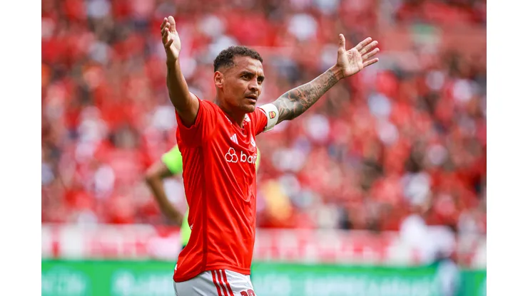 Alan Patrick jogador do Internacional comemora seu gol durante partida contra o Ypiranga no estadio Beira-Rio pelo campeonato Gaucho 2024. Comentarista cravou títulos do Inter. Foto: Maxi Franzoi/AGIF