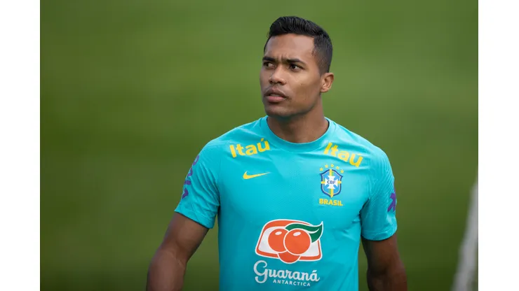 Treino da Seleção Brasileira na Granja Comary. Alex Sandro. Brasileiro não deve fechar com o Soberano. Foto: Lucas Figueiredo/CBF