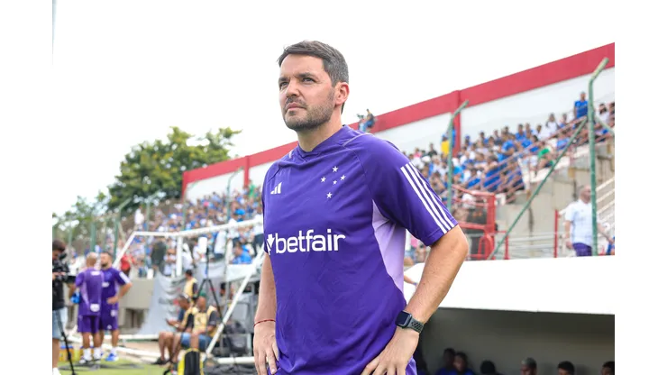 Nicolas Larcamon técnico do Cruzeiro - Foto: Gilson Lobo/AGIF