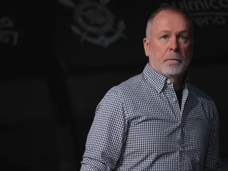 Mano Menezes negocia com novo clube e notícia chega voando ao Corinthians