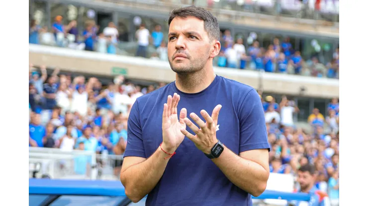 Nicolas Larcamon tecnico do Cruzeiro, revela os substitutos. Gilson Lobo/AGIF