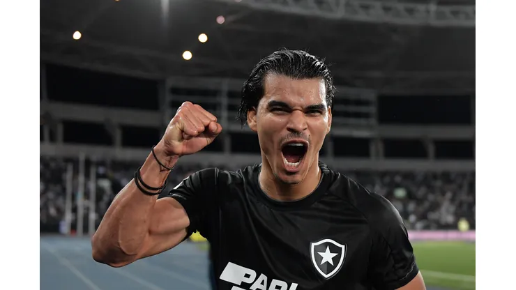 Danilo Barbosa é encarado como opção para Raniele. Foto: Thiago Ribeiro/AGIF