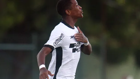 Yarlen. Sampaio Correa x Botafogo pelo Campeonato Carioca no Estadio Elcyr Resende. 10 de Marco de 2024, Bacaxa, Saquarema, RJ, Brasil. Jogador deve renovar com o Botafogo. Foto: Vitor Silva/Botafogo.