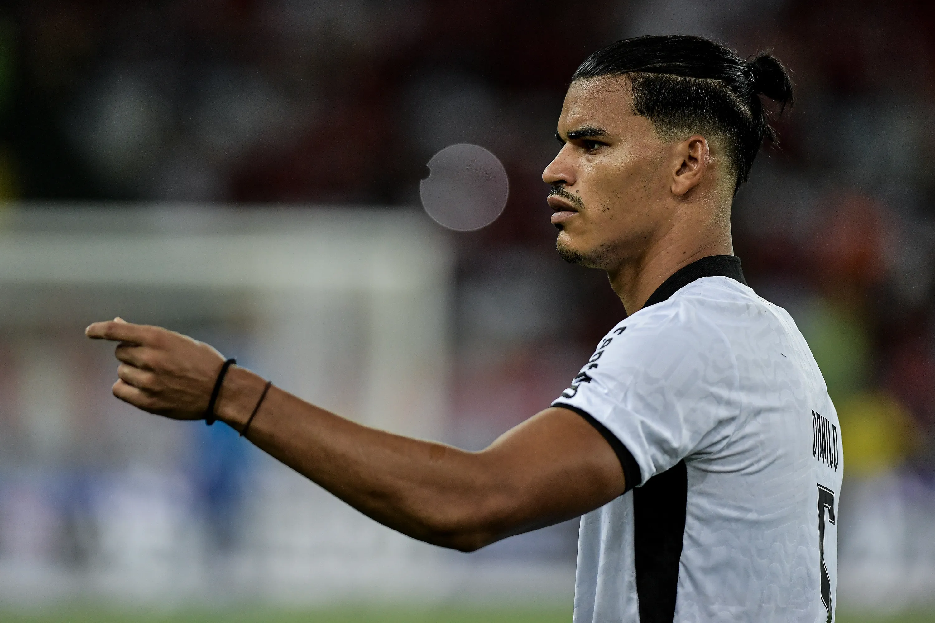 Danilo Barbosa, em partida pelo Cariocão - Foto: Thiago Ribeiro/AGIF