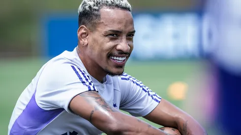 Foto: Gustavo Aleixo/Cruzeiro - Matheus Pereira durante treinamento do Cruzeiro na Toca da Raposa.