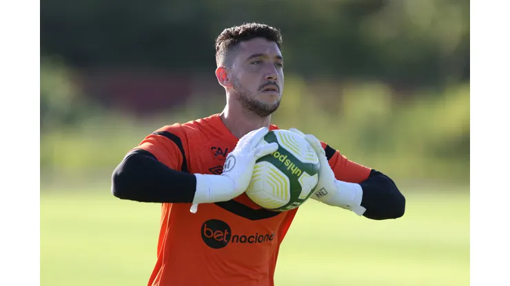 Caíque Silva não jogará no Internacional.