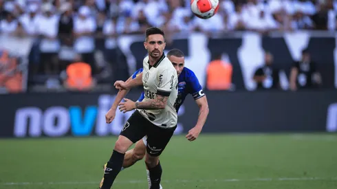Foto: Ettore Chiereguini/AGIF - Coronado no confronto contra o Santo André no último sábado (2).