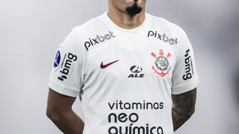 Matheus Bidu jogador do Corinthians durante partida contra o Newells Old Boys no estadio Arena Corinthians pelo campeonato Copa Sul-Americana 2023. Atleta definiu seu futuro. Foto: Abner Dourado/AGIF
