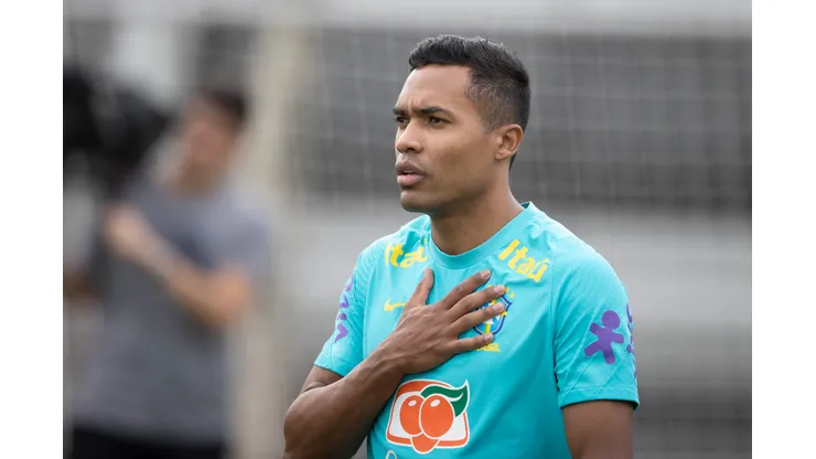 Treino da Seleção Brasileira no CT do Cruzeiro. O lateral esquerdo Alex Sandro pode chegar ao Internacional. Lucas Figueiredo/CBF