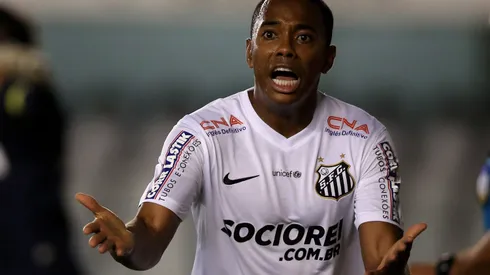 Marcelo Teixeira se pronuncia sobre Robinho no CT do Santos.