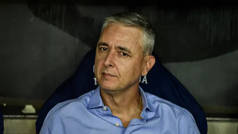 Botafogo terá que pagar multa para a Conmebol por causa do ex-técnico, Tiago Nunes. Thiago Ribeiro/AGIF