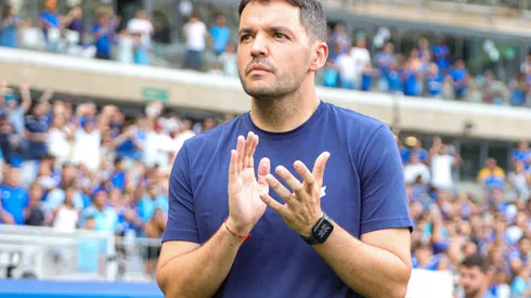 Foto: Gilson Lobo/AGIF - Nicolas Larcamón contra o Uberlândia no últimos sábado 2 de março de 2024.