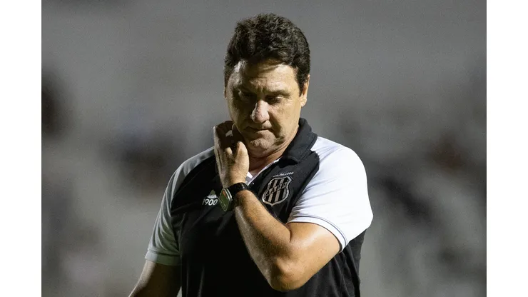 Joao Brigatti tecnico do Ponte Preta durante partida contra o Avai no estadio Moises Lucarelli pelo campeonato Brasileiro B 2023. Fabio Moreira Pinto/AGIF