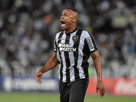 Marlon Freitas 'incendeia' o vestiário e torcida vai à loucura na web