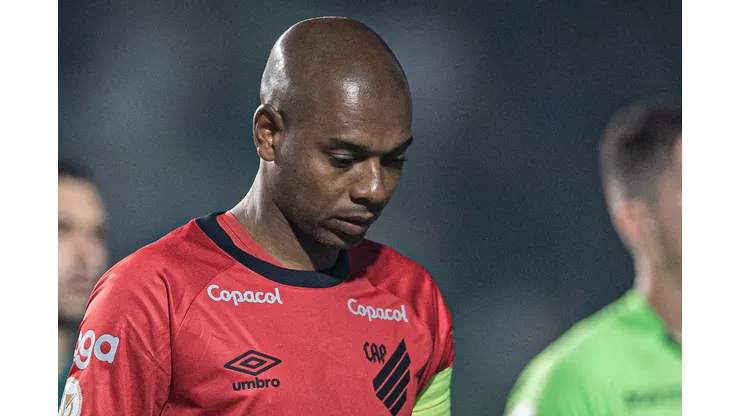 Fernandinho jogador do Athletico-PR durante partida contra o Goias no estadio Serrinha pelo campeonato Brasileiro A 2023. Isabela Azine/AGIF