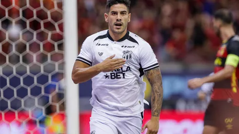 Recalde fez falta boba que gerou o gol do Mirassol – Foto: Rafael Vieira/AGIF