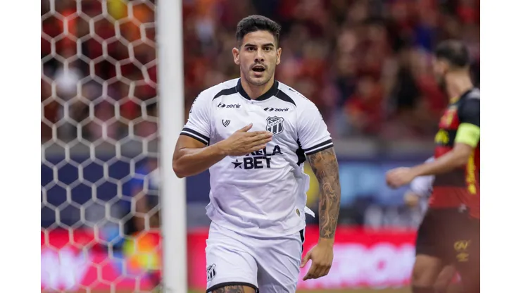 Recalde fez falta boba que gerou o gol do Mirassol - Foto: Rafael Vieira/AGIF