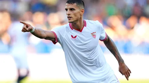 VITORIA-GASTEIZ, SPAIN - AUGUST 21: Erik Lamela of Sevilla celebrates after scoring the team's second goal during the LaLiga EA Sports match between Deportivo Alaves and Sevilla FC at Estadio de Mendizorroza on August 21, 2023 in Vitoria-Gasteiz, Spain. (Photo by Juan Manuel Serrano Arce/Getty Images)