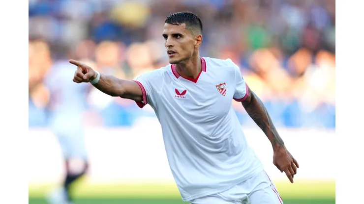 VITORIA-GASTEIZ, SPAIN - AUGUST 21: Erik Lamela of Sevilla celebrates after scoring the team's second goal during the LaLiga EA Sports match between Deportivo Alaves and Sevilla FC at Estadio de Mendizorroza on August 21, 2023 in Vitoria-Gasteiz, Spain. (Photo by Juan Manuel Serrano Arce/Getty Images)