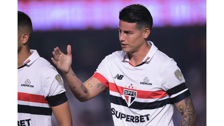 James Rodríguez deve começar entre os reservas - Foto: Ettore Chiereguini/AGIF