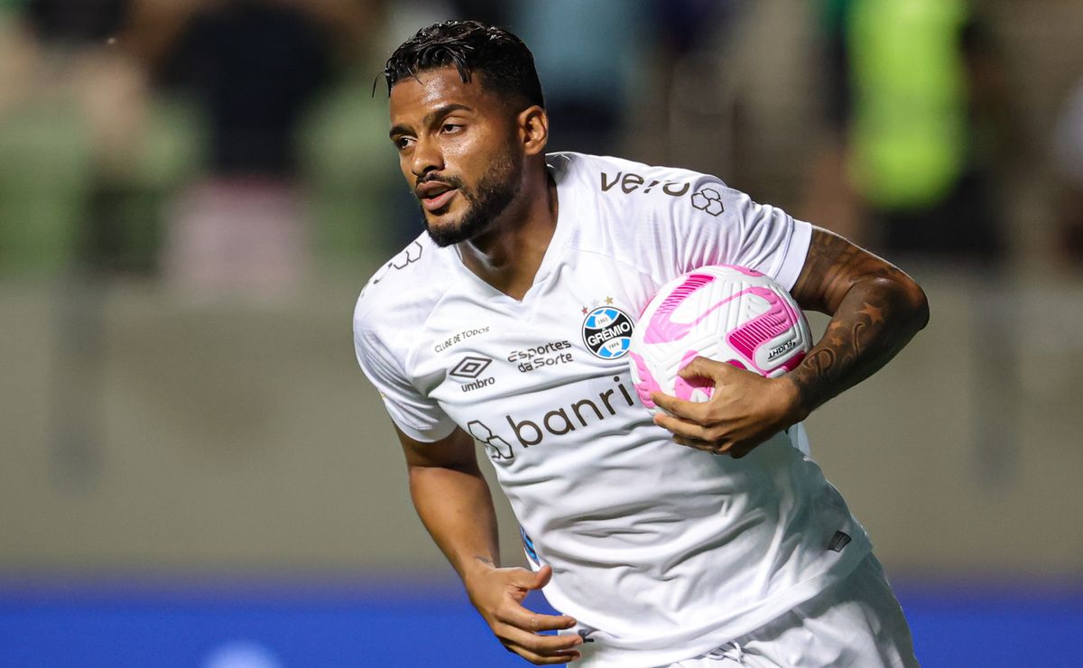 Reinaldo Rianto Reinaldo avança em recuperação e tem retorno programado ao time do Grêmio