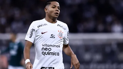 Wesley durante confronto contra o Goiás no Campeonato Brasileiro de 2023.