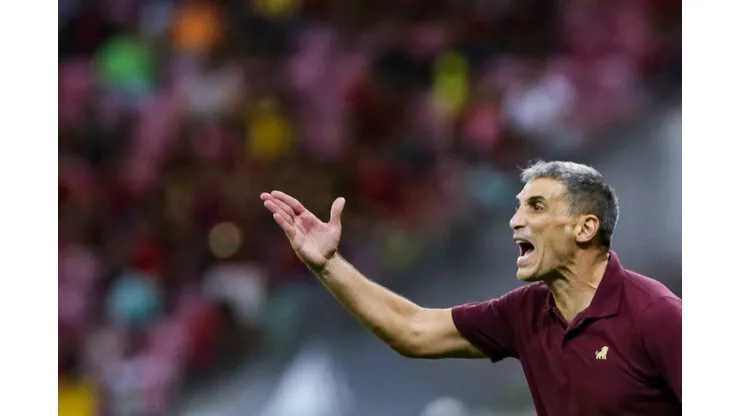 Juan Pablo Vojvoda tecnico do Fortaleza durante partida contra o Sport no estadio Arena Pernambuco pelo campeonato Copa Do Nordeste 2024. Rafael Vieira/AGIF