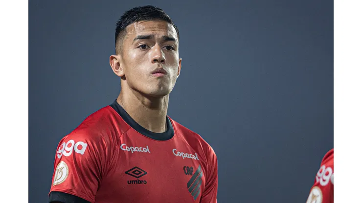 Cuello jogador do Athletico-PR durante partida contra o Goias no estadio Serrinha pelo campeonato Brasileiro A 2023. Isabela Azine/AGIF
