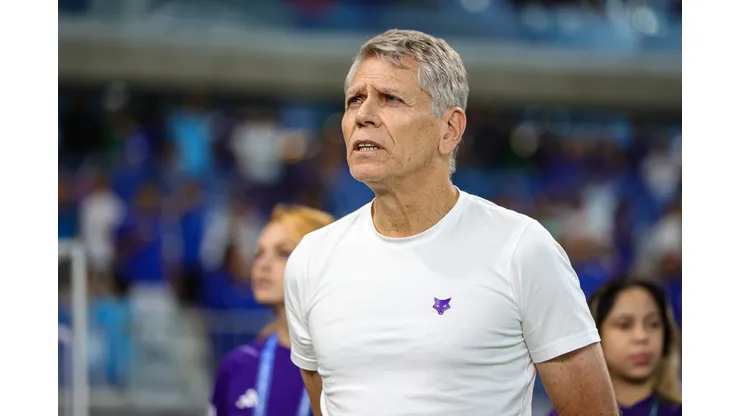 Paulo Autuori deixa o cargo de dirigente do Cruzeiro - Foto: Gilson Lobo/AGIF