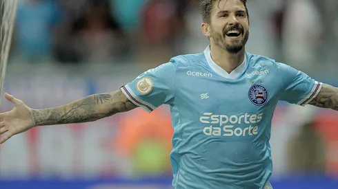 Everaldo jogador do Bahia comemora seu gol durante partida contra o Athletico-PR no estadio Arena Fonte Nova pelo campeonato Brasileiro A 2023. Jhony Pinho/AGIF