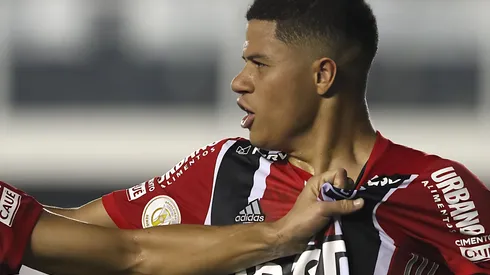 12/09/2020 – Santos 2 x 2 São Paulo – Vila Belmiro. Gabriel Sara está brilhando na Europa. Foto: Rubens Chiri