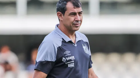 Fabio Carille técnico do Santos antes da partida contra o Corinthians na Vila Belmiro pelo campeonato Paulista 2024.