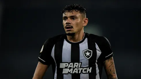 Tiquinho desfalcará o Botafogo. Foto: Thiago Ribeiro/AGIF