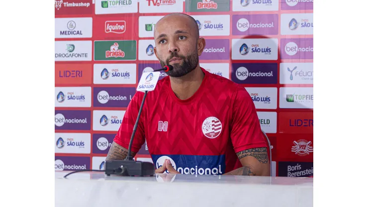 Foto: Gabriel França / CNC - Patrick Allan em entrevista coletiva no Náutico.