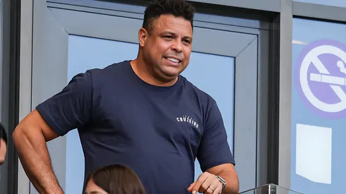 Ronaldo Nazário dono do Cruzeiro durante partida contra o Atlético-MG no estádio Mineirão pelo campeonato Mineiro 2024. Saída do mandatário virou pedido da torcida. Foto: Gilson Lobo/AGIF