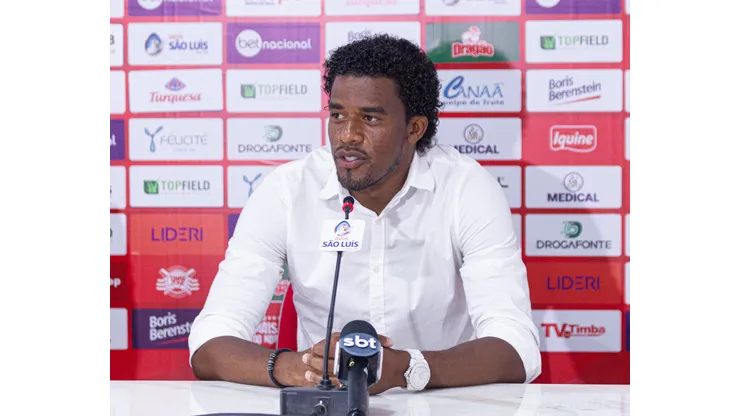 Foto: Gabriel França / CNC - Betão em coletiva de apresentação no Náutico.