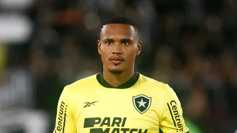 Foto: Vitor Silva/Botafogo – John durante confronto contra o Universitário na Libertadores.