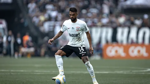 Raniele abriu o jogo sobre os acontecimentos da partida – Foto: Leonardo Lima/AGIF