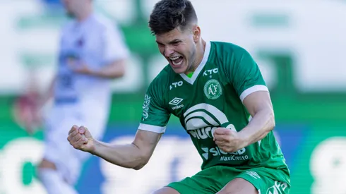 Perotti jogador do Chapecoense comemora seu gol durante partida contra o Ituano no estadio Arena Conda pelo campeonato Brasileiro B 2024. Liamara Polli/AGIF