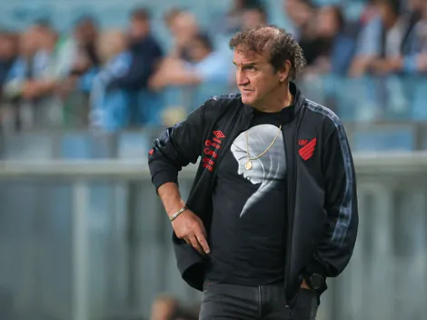 Torcida critica decisões de Cuca na vitória do Athletico-PR pela Sul-Americana