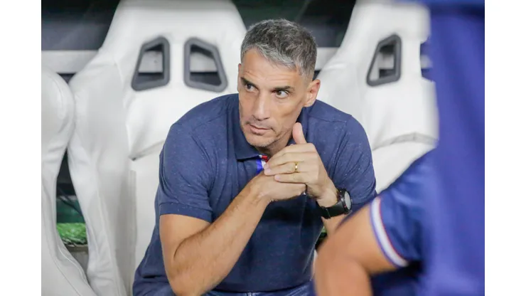 Vojvoda tecnico do Fortaleza durante partida contra o Altos no estadio Arena Castelao pelo campeonato Copa Do Nordeste 2024. Lucas Emanuel/AGIF