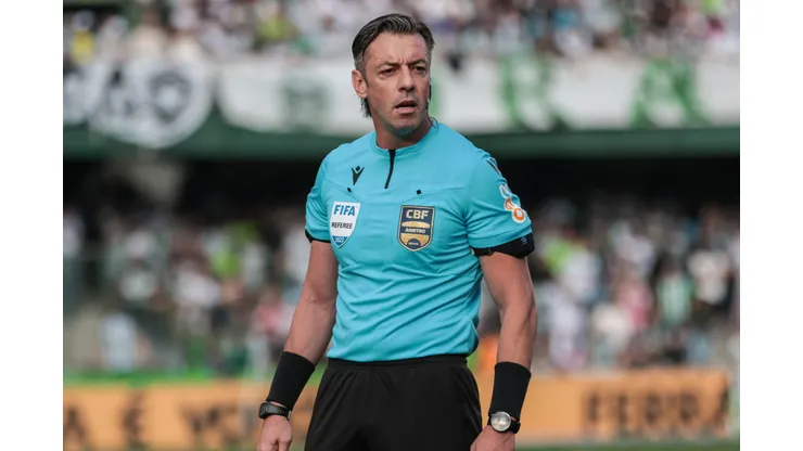 Raphael Claus árbitro FIFA e da FPF