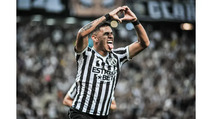 David Ricardo jogador do Ceara comemora seu gol durante partida contra o Botafogo-SP no estadio Arena Castelao pelo campeonato Brasileiro B 2023. Foto: Kely Pereira/AGIF